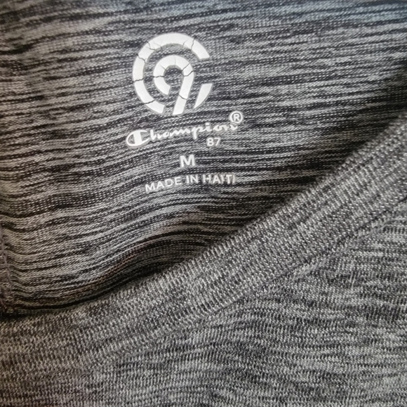 Champion small long sleeve - Picture 3 of 3